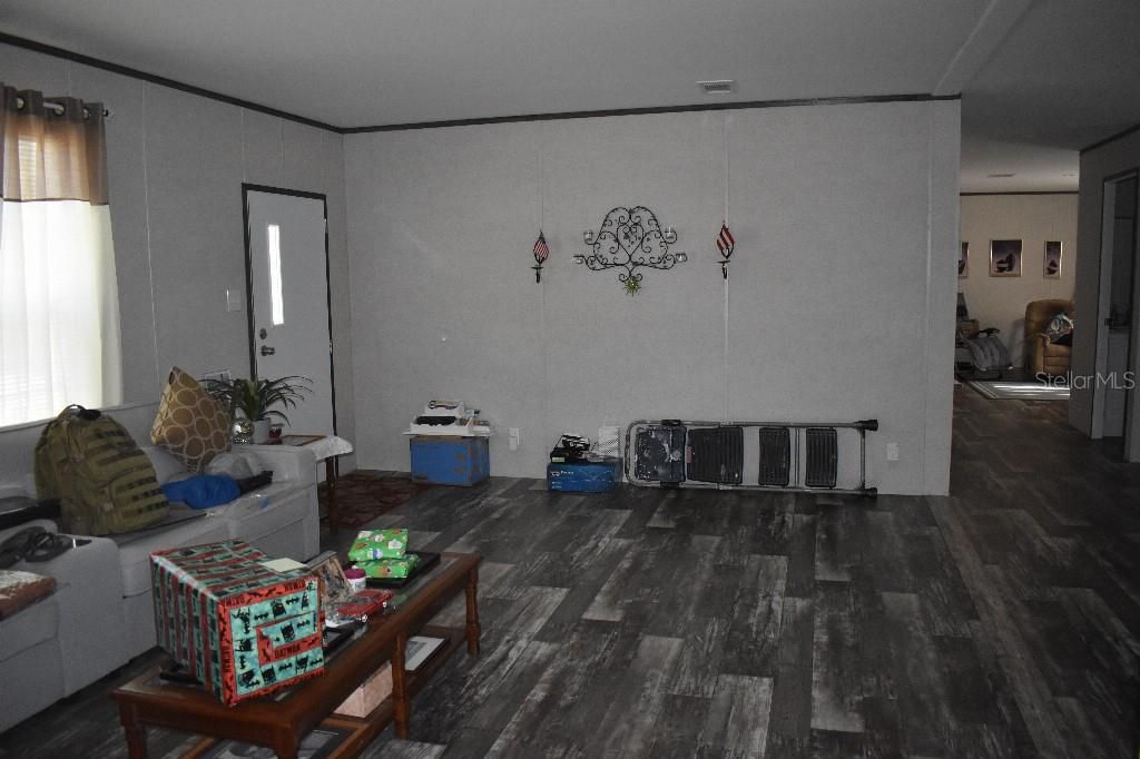 En Venta: $240,000 (3 camas, 2 baños, 1600 Pies cuadrados)