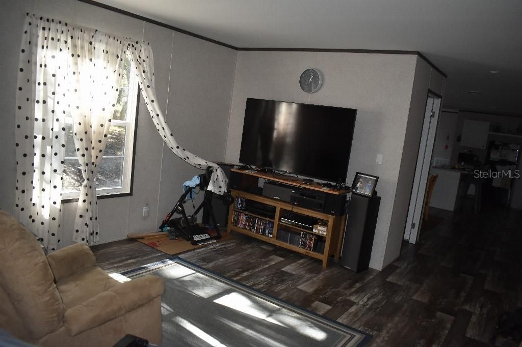 En Venta: $240,000 (3 camas, 2 baños, 1600 Pies cuadrados)