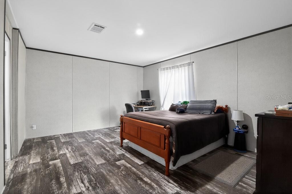 待售: $240,000 (3 贝兹, 2 浴室, 1600 平方英尺)