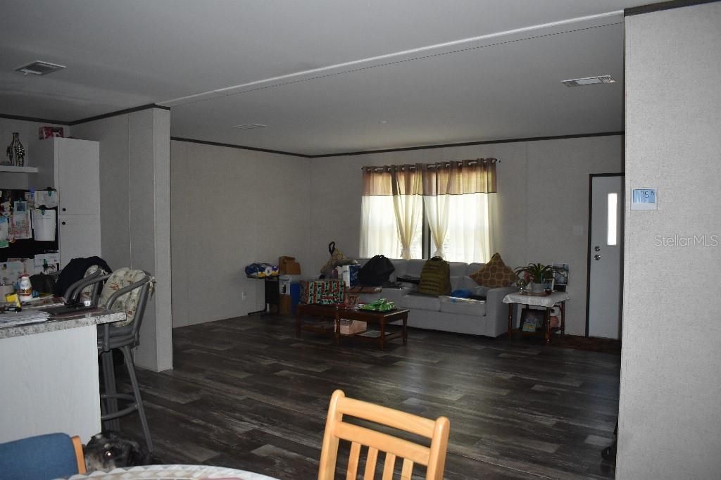 En Venta: $240,000 (3 camas, 2 baños, 1600 Pies cuadrados)