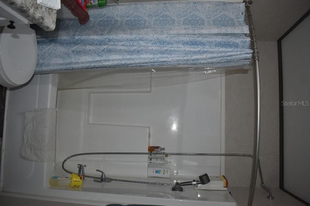 En Venta: $240,000 (3 camas, 2 baños, 1600 Pies cuadrados)