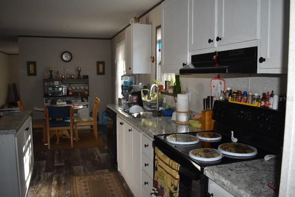 En Venta: $240,000 (3 camas, 2 baños, 1600 Pies cuadrados)