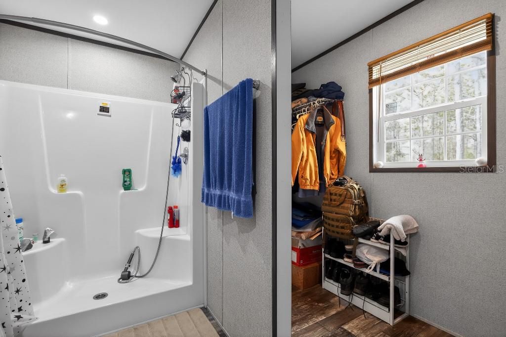 待售: $240,000 (3 贝兹, 2 浴室, 1600 平方英尺)