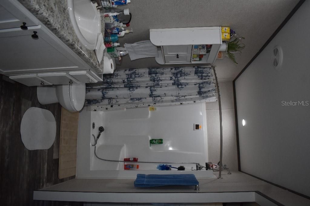 En Venta: $240,000 (3 camas, 2 baños, 1600 Pies cuadrados)