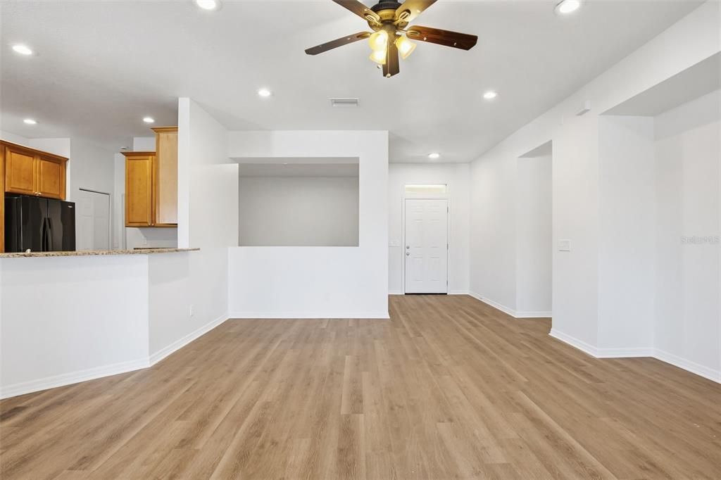 For Sale: $345,000 (4 beds, 2 baths, 1912 Square Feet)