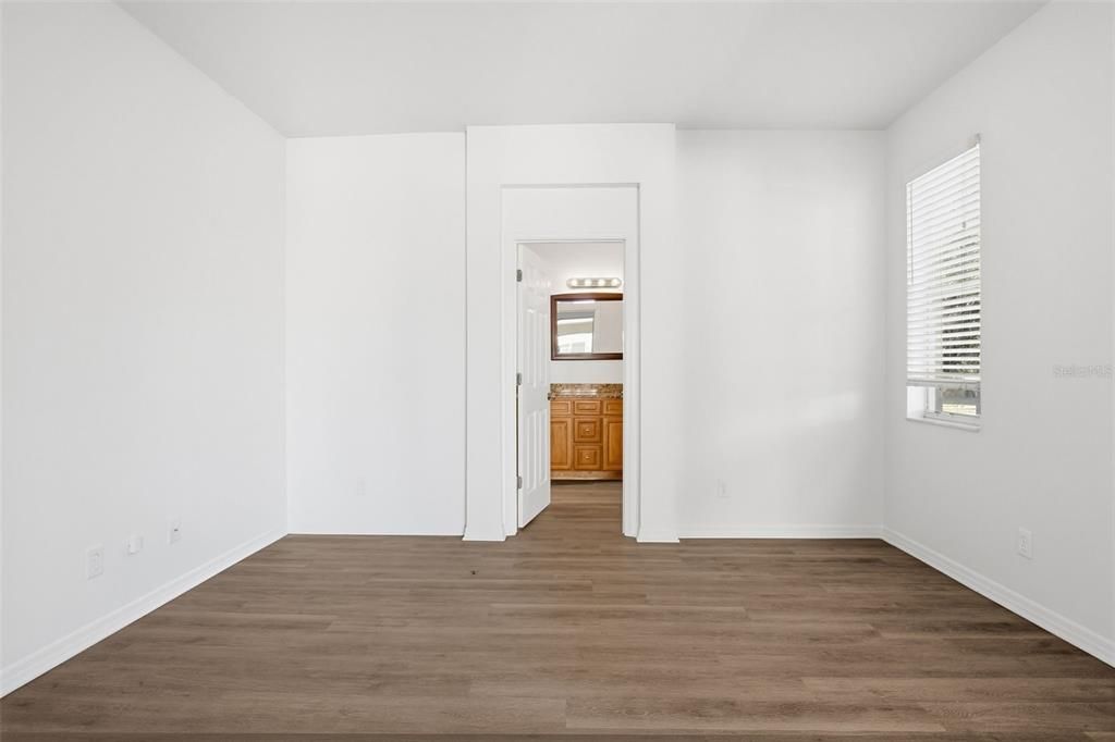 For Sale: $345,000 (4 beds, 2 baths, 1912 Square Feet)