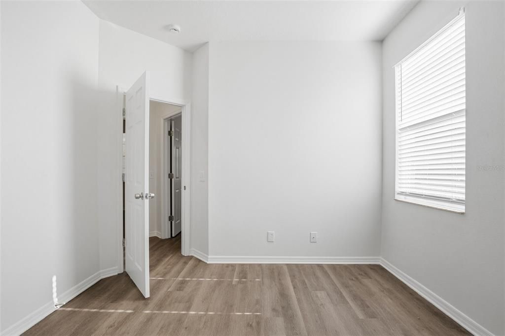 For Sale: $345,000 (4 beds, 2 baths, 1912 Square Feet)