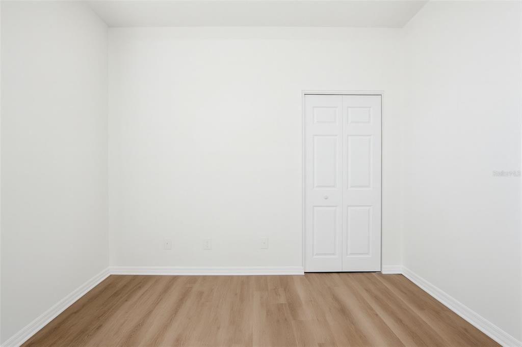 For Sale: $345,000 (4 beds, 2 baths, 1912 Square Feet)