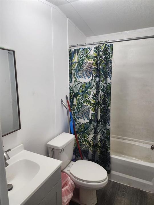 For Sale: $220,000 (3 beds, 2 baths, 1216 Square Feet)