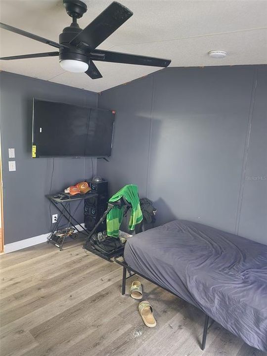 For Sale: $220,000 (3 beds, 2 baths, 1216 Square Feet)