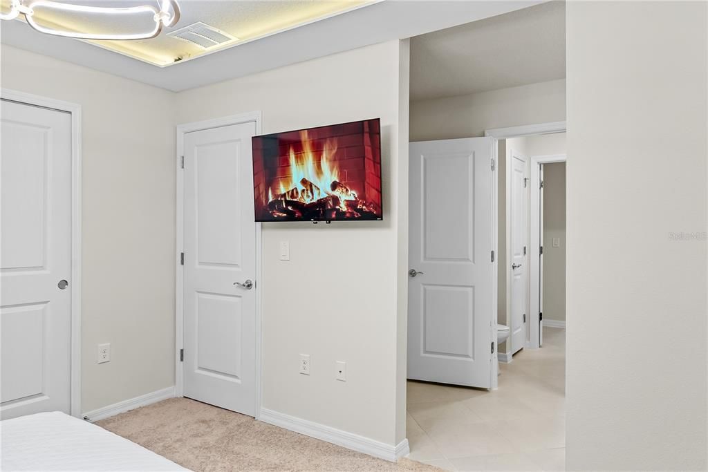 На продажу: $1,196,000 (8 спален, 6 ванн, 4026 Квадратных фут)