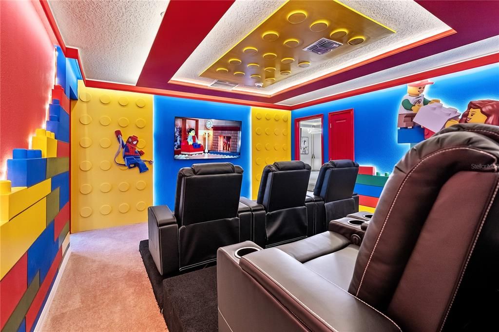 На продажу: $1,196,000 (8 спален, 6 ванн, 4026 Квадратных фут)