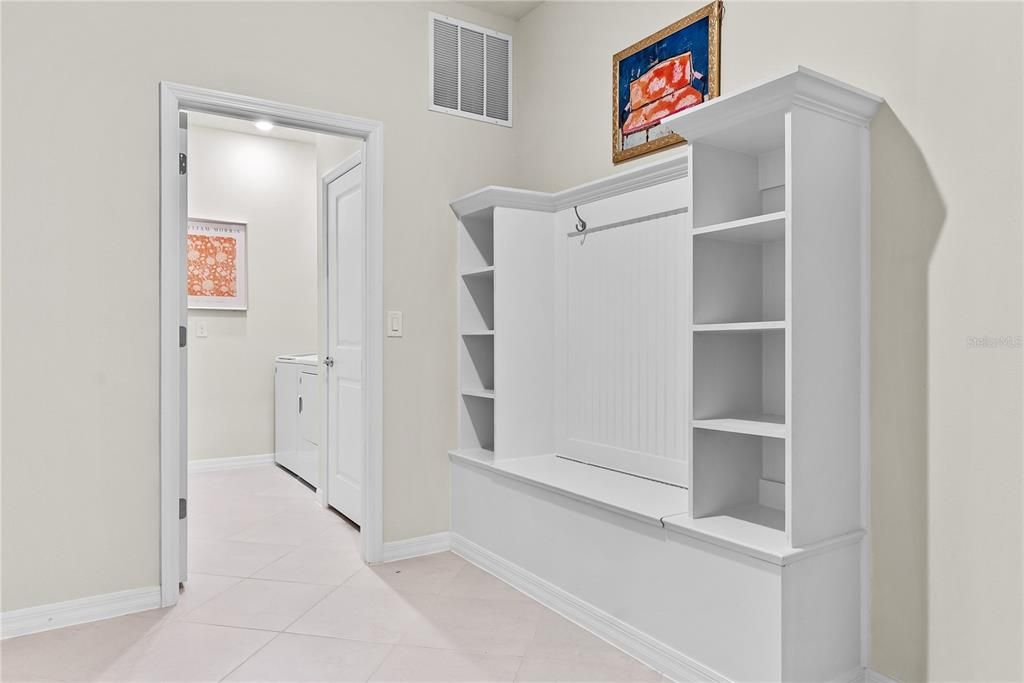 На продажу: $1,196,000 (8 спален, 6 ванн, 4026 Квадратных фут)