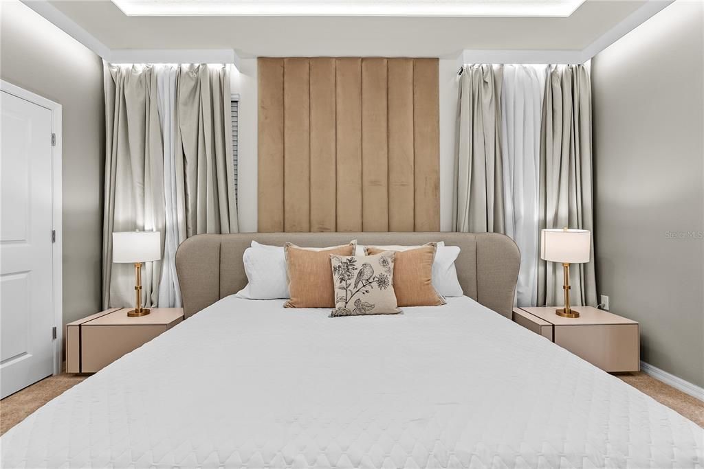 На продажу: $1,196,000 (8 спален, 6 ванн, 4026 Квадратных фут)