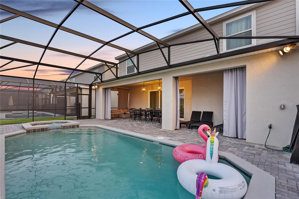 На продажу: $1,196,000 (8 спален, 6 ванн, 4026 Квадратных фут)