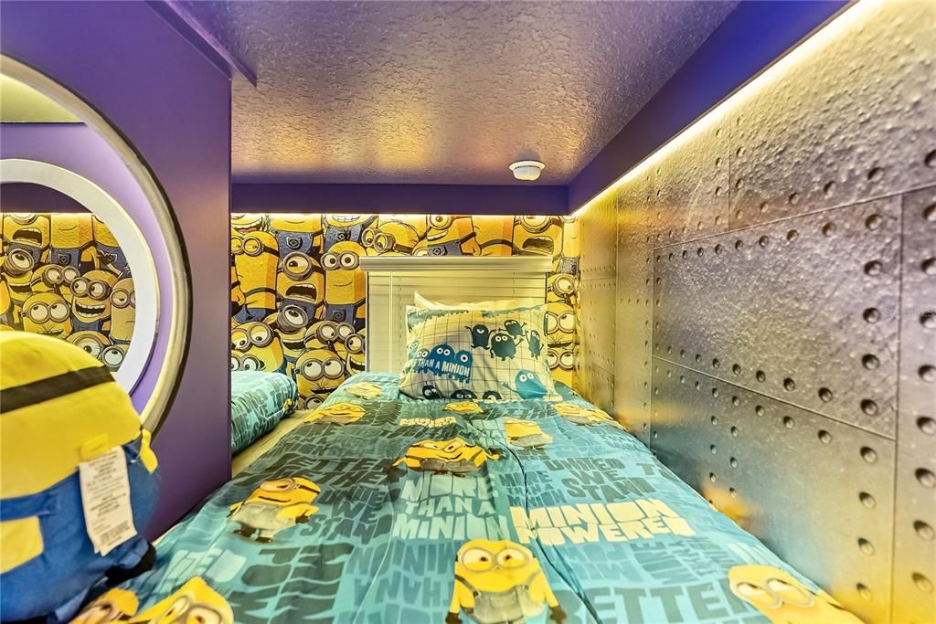 На продажу: $1,196,000 (8 спален, 6 ванн, 4026 Квадратных фут)