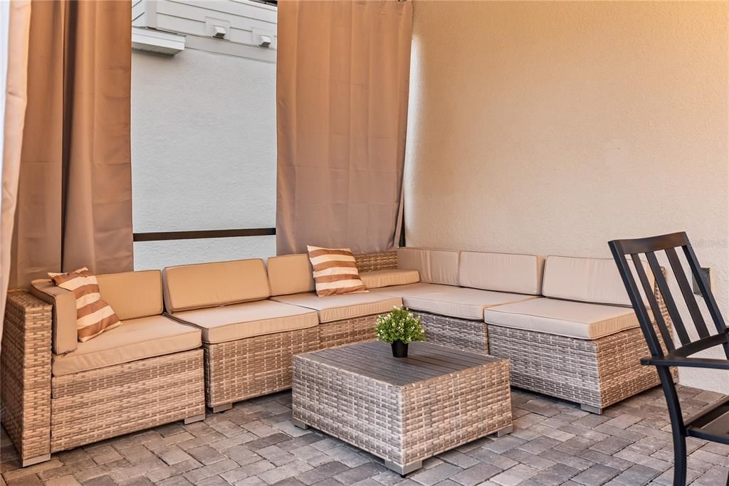 На продажу: $1,196,000 (8 спален, 6 ванн, 4026 Квадратных фут)