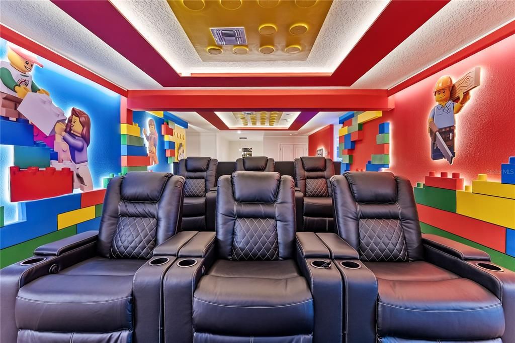 На продажу: $1,196,000 (8 спален, 6 ванн, 4026 Квадратных фут)