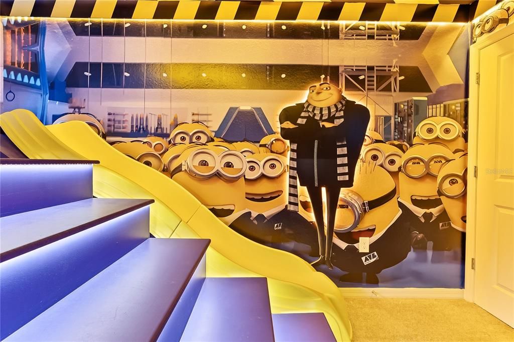 На продажу: $1,196,000 (8 спален, 6 ванн, 4026 Квадратных фут)