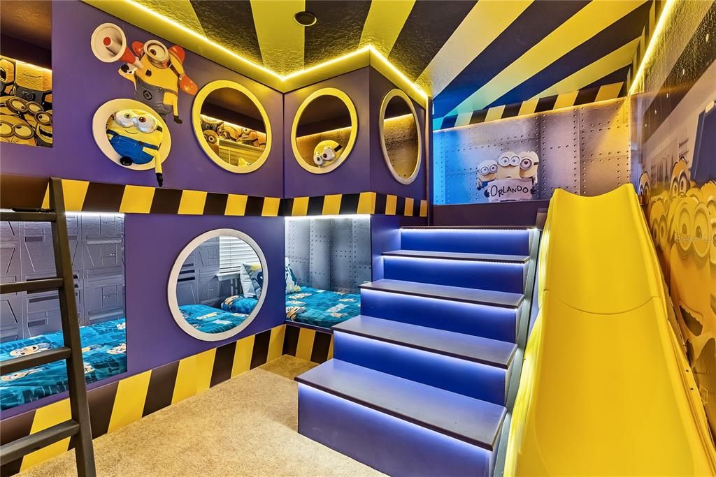 На продажу: $1,196,000 (8 спален, 6 ванн, 4026 Квадратных фут)