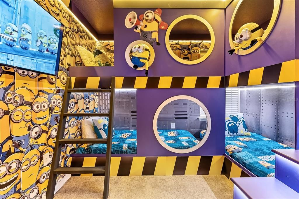 На продажу: $1,196,000 (8 спален, 6 ванн, 4026 Квадратных фут)