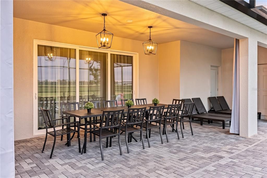 На продажу: $1,196,000 (8 спален, 6 ванн, 4026 Квадратных фут)