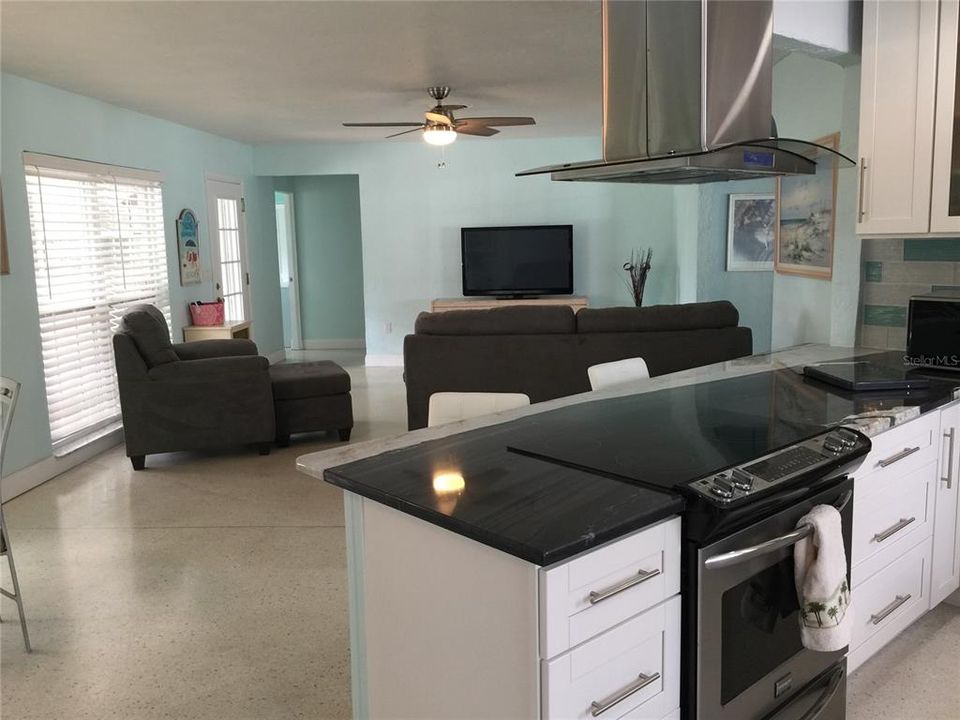 出租: $4,500 (2 贝兹, 2 浴室, 1794 平方英尺)