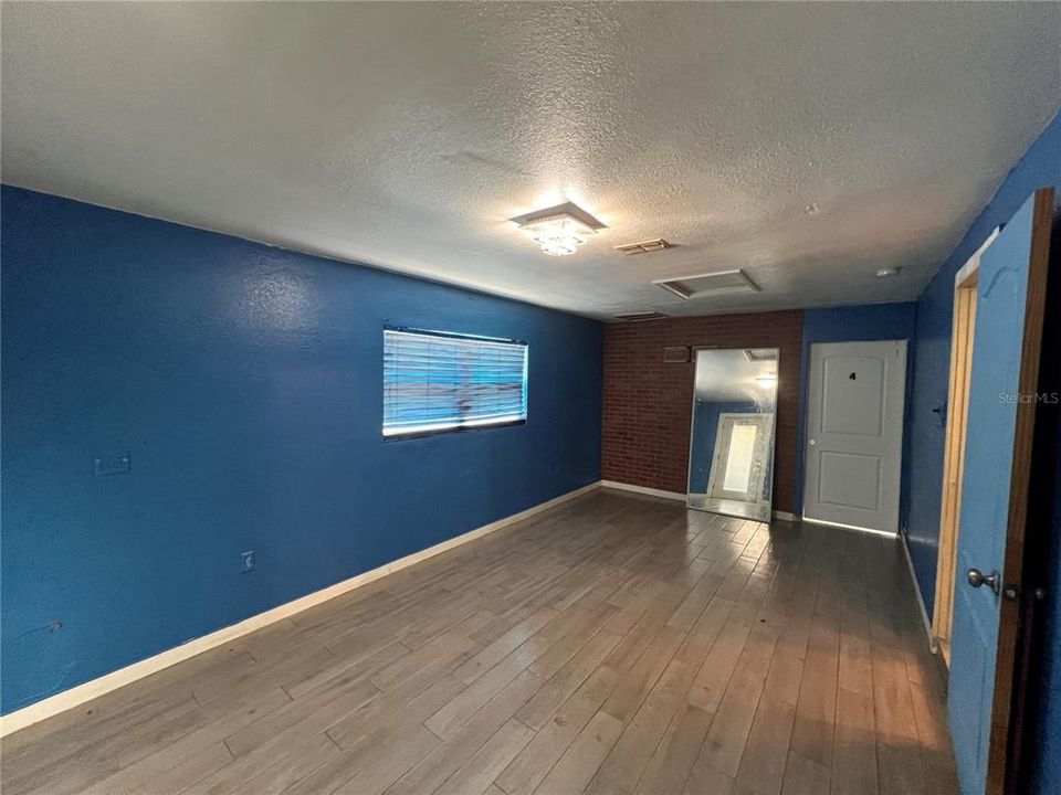 На продажу: $199,000 (3 спален, 1 ванн, 1128 Квадратных фут)