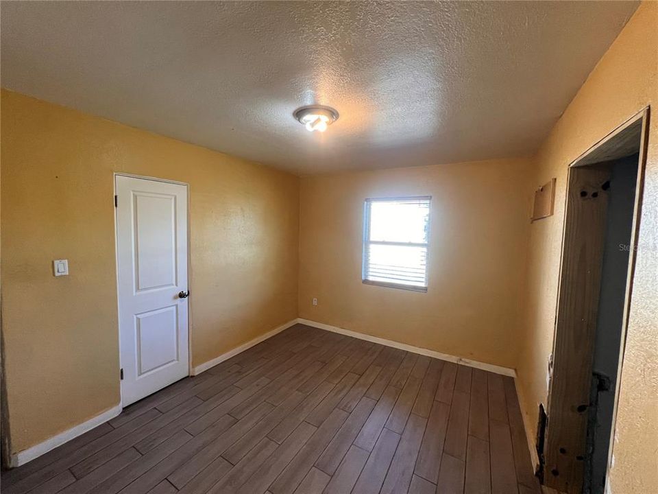 На продажу: $199,000 (3 спален, 1 ванн, 1128 Квадратных фут)