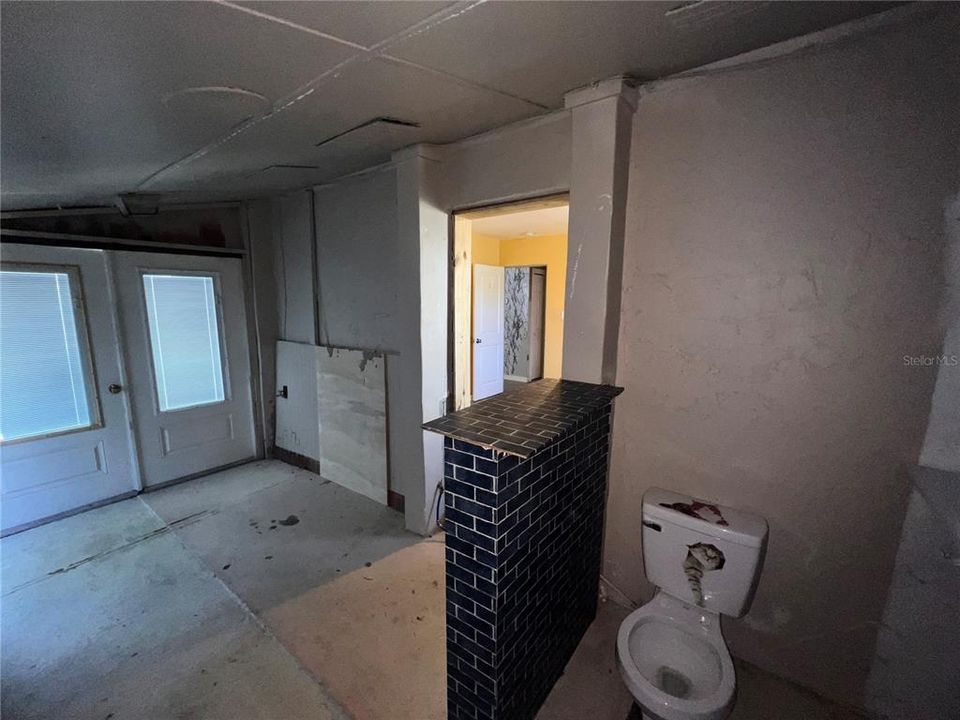 На продажу: $199,000 (3 спален, 1 ванн, 1128 Квадратных фут)