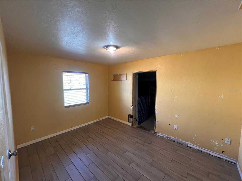 На продажу: $199,000 (3 спален, 1 ванн, 1128 Квадратных фут)