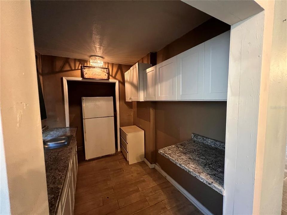 На продажу: $199,000 (3 спален, 1 ванн, 1128 Квадратных фут)