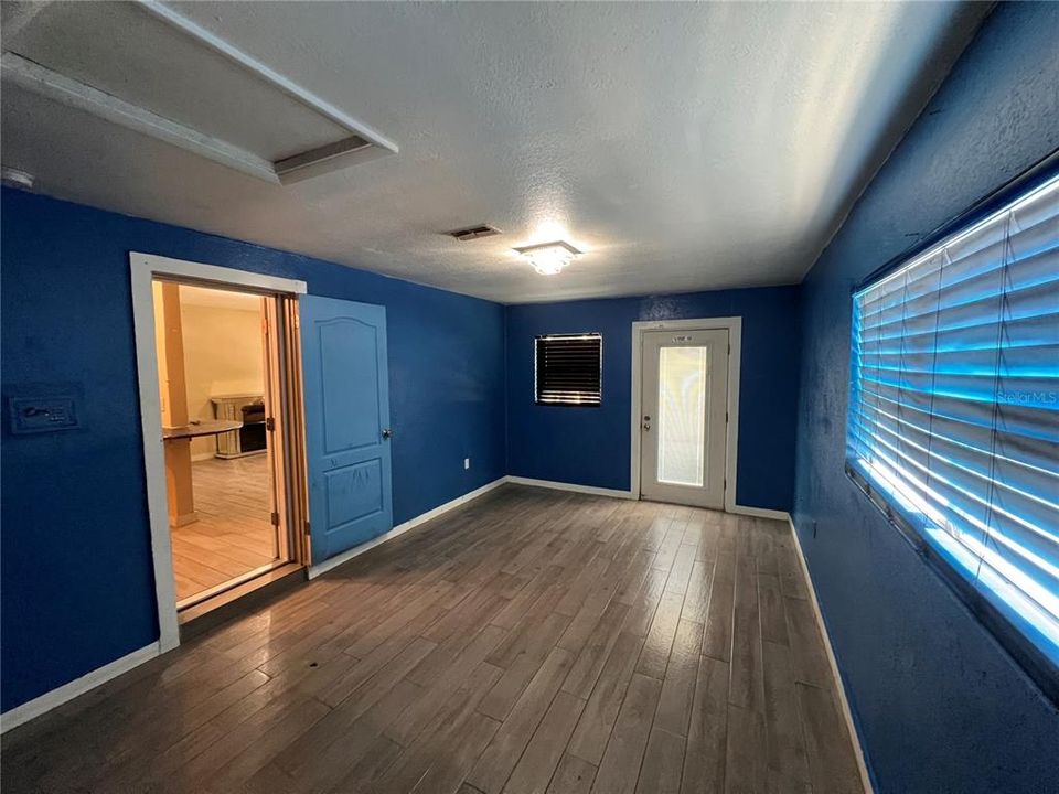 На продажу: $199,000 (3 спален, 1 ванн, 1128 Квадратных фут)