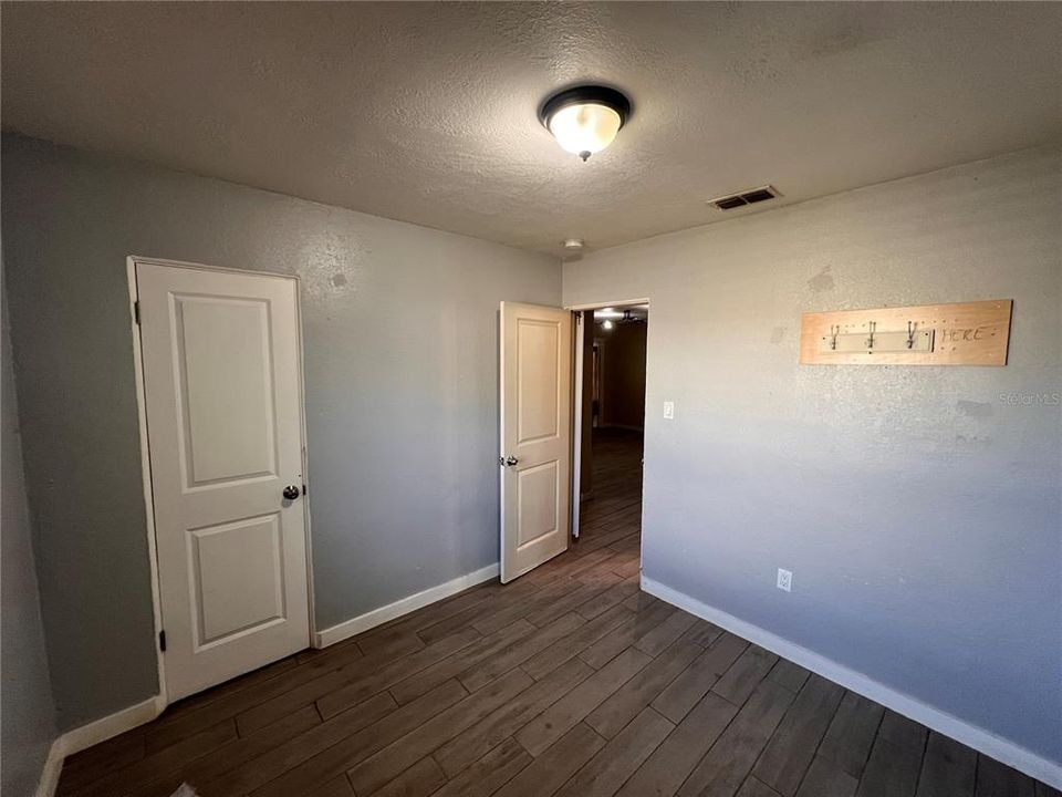 На продажу: $199,000 (3 спален, 1 ванн, 1128 Квадратных фут)