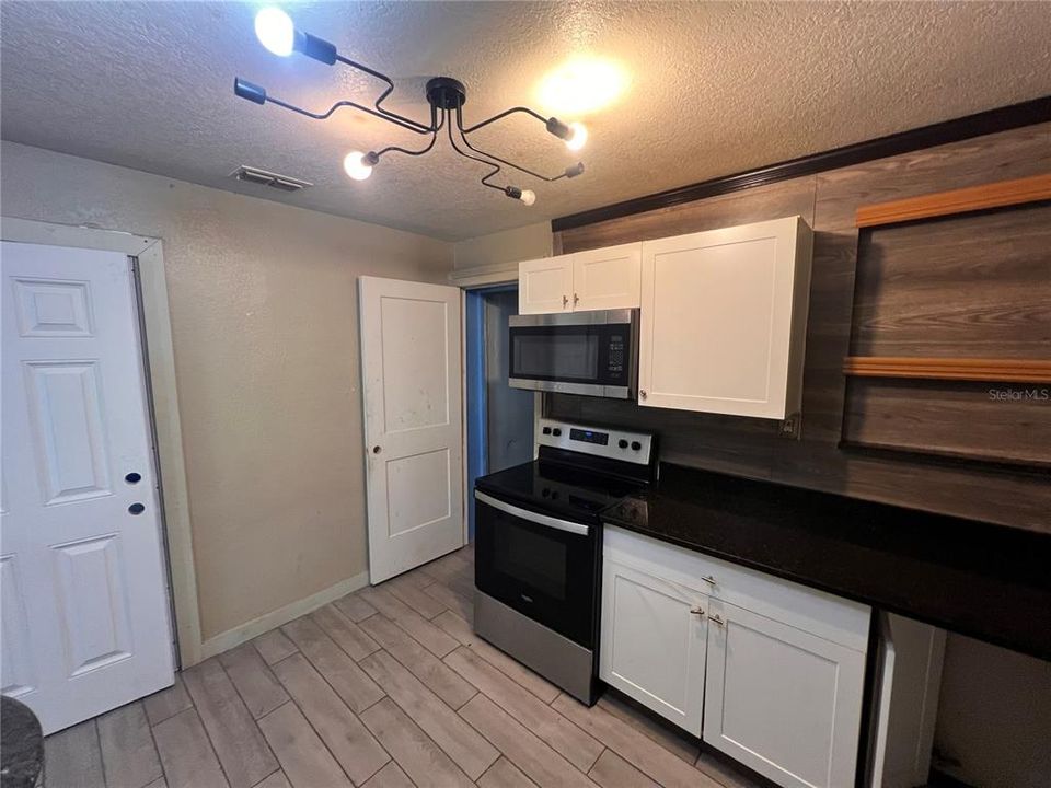 На продажу: $199,000 (3 спален, 1 ванн, 1128 Квадратных фут)