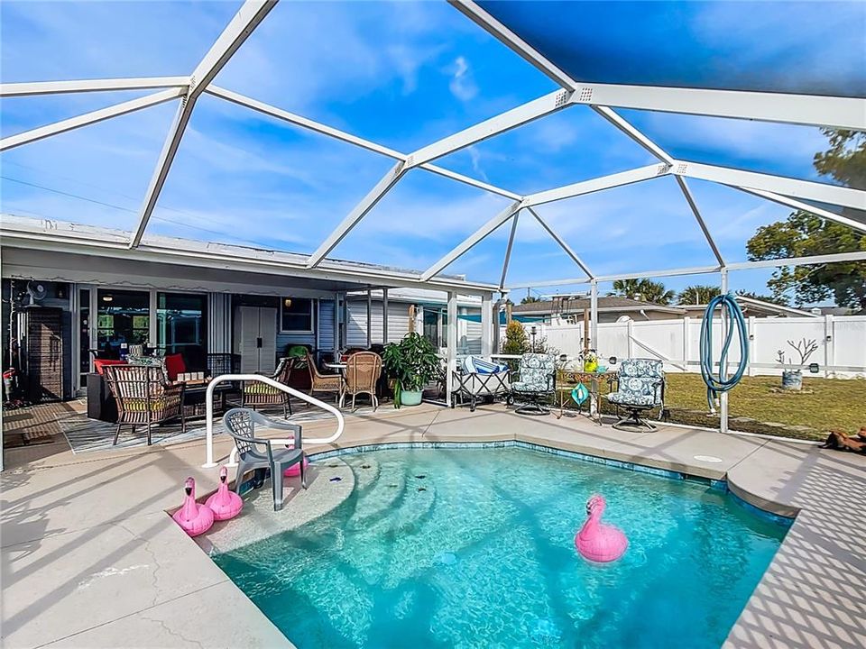 For Sale: $315,000 (3 beds, 2 baths, 1050 Square Feet)