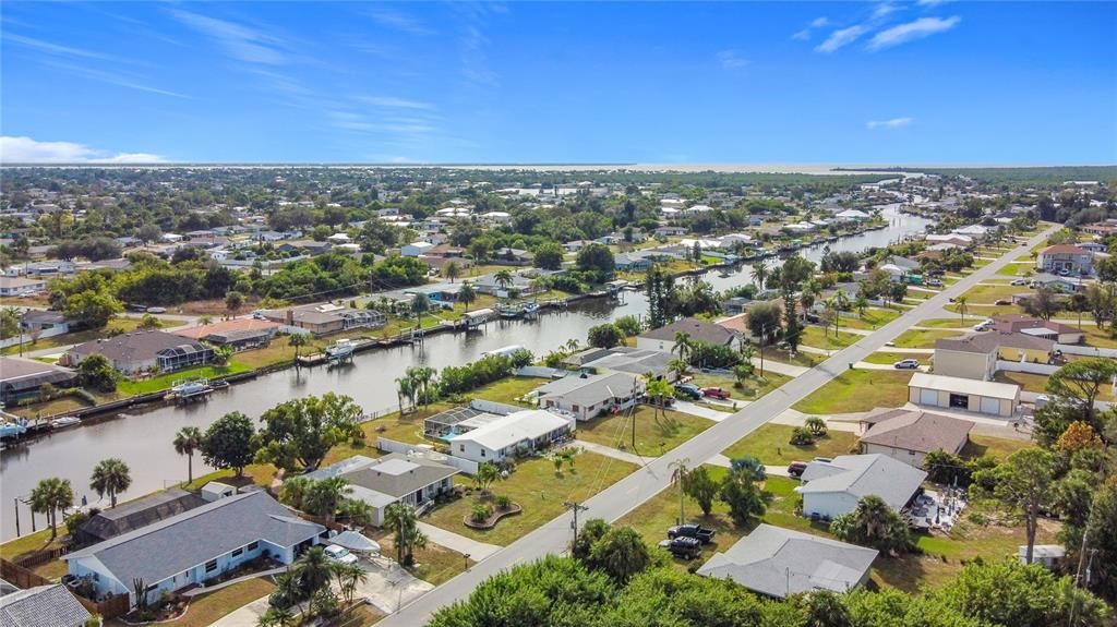 For Sale: $315,000 (3 beds, 2 baths, 1050 Square Feet)