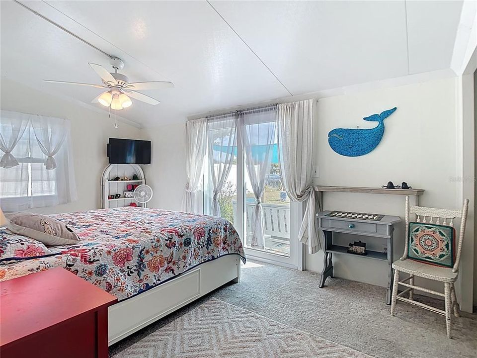 For Sale: $315,000 (3 beds, 2 baths, 1050 Square Feet)