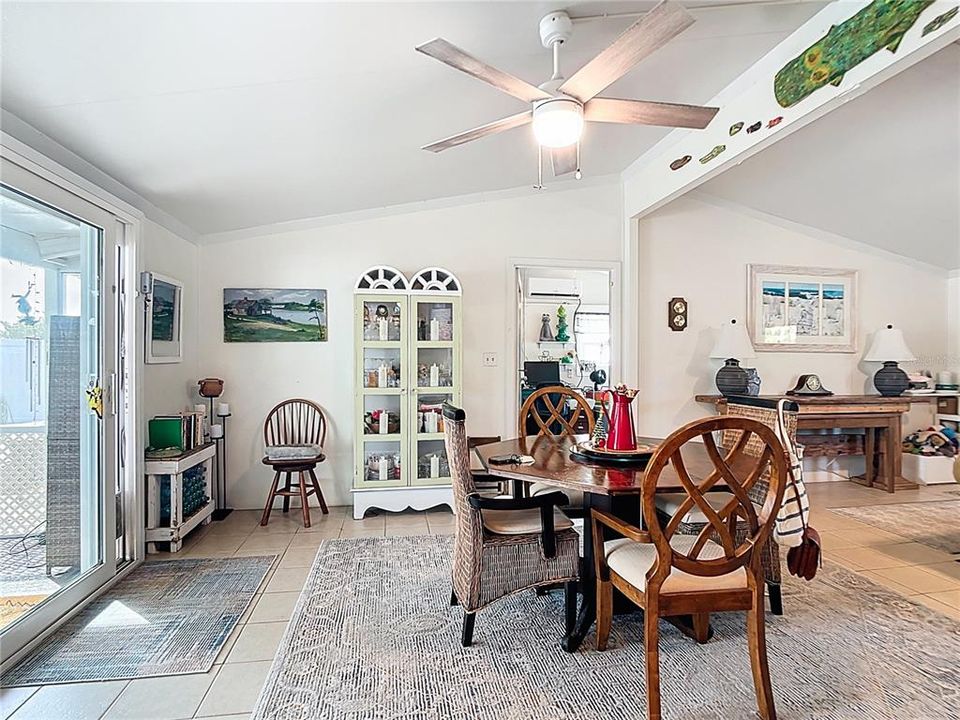 For Sale: $315,000 (3 beds, 2 baths, 1050 Square Feet)