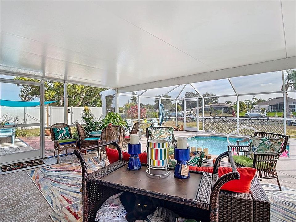 For Sale: $315,000 (3 beds, 2 baths, 1050 Square Feet)