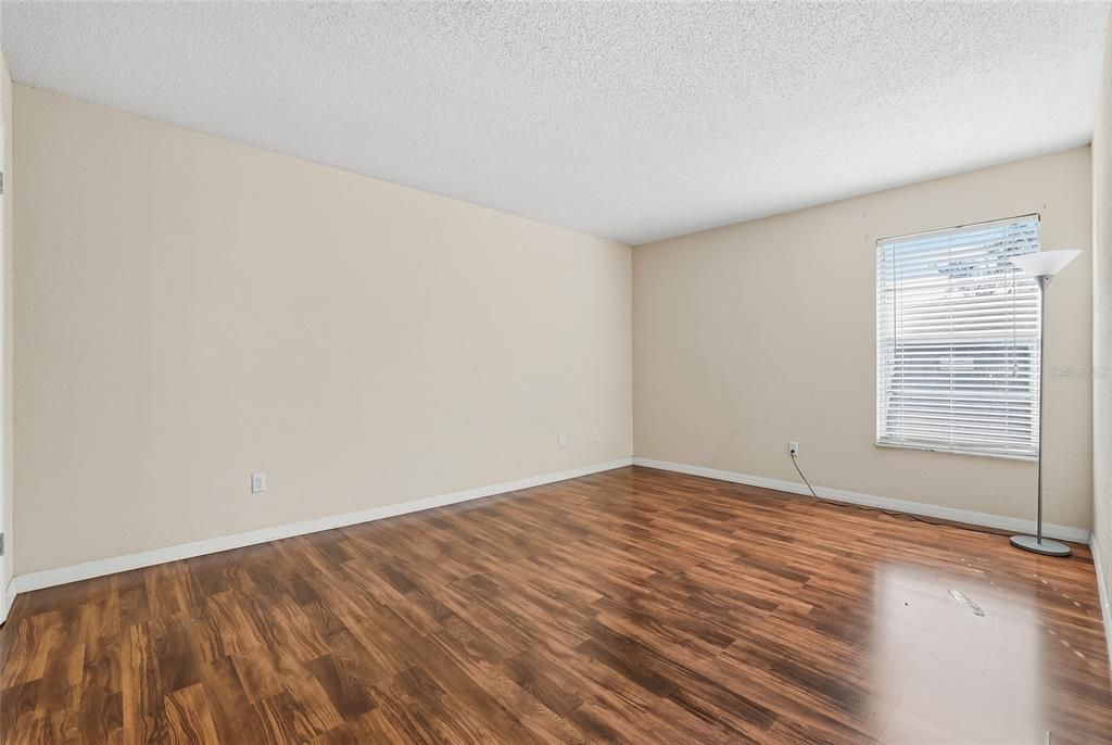 出租: $1,500 (2 贝兹, 2 浴室, 912 平方英尺)