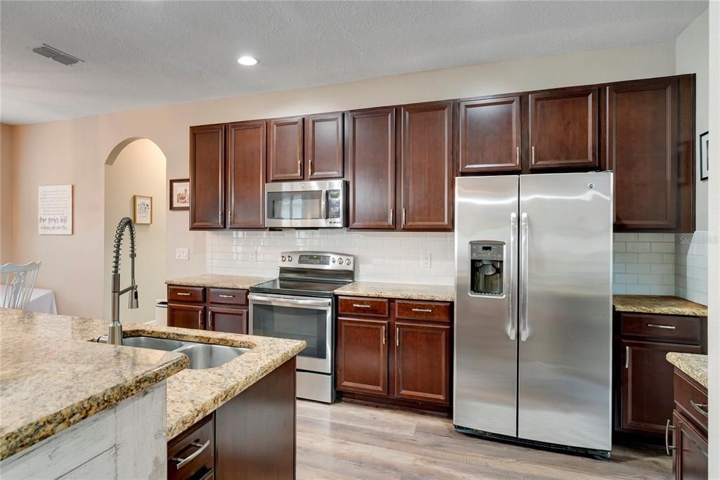 На продажу: $625,000 (5 спален, 3 ванн, 2630 Квадратных фут)