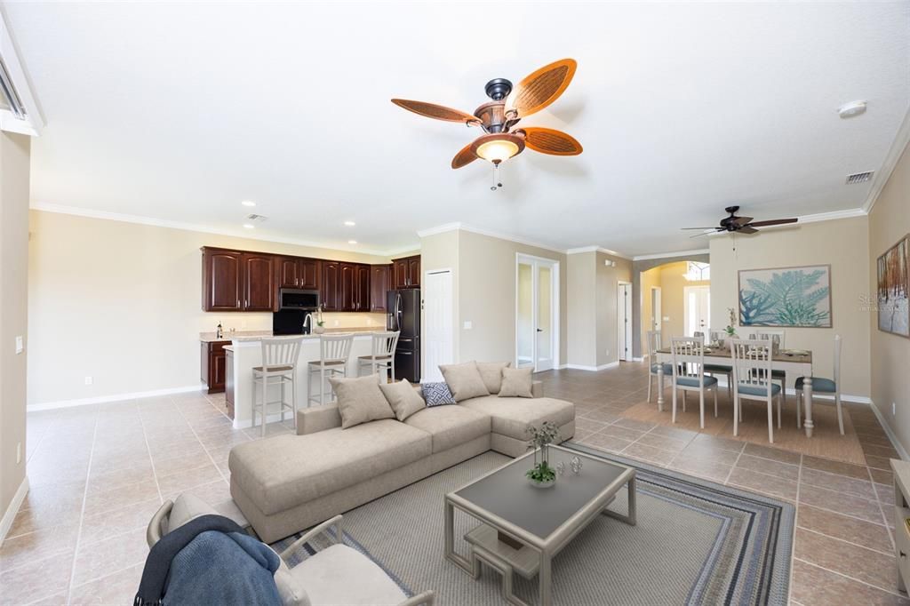 For Sale: $399,000 (2 beds, 2 baths, 1933 Square Feet)