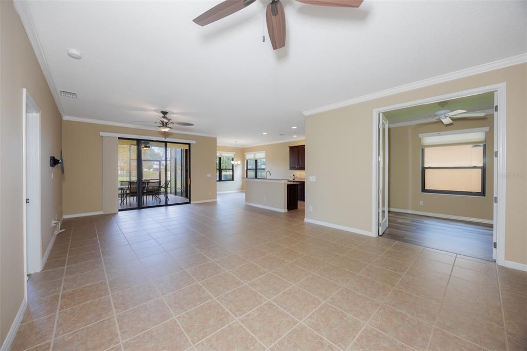 For Sale: $399,000 (2 beds, 2 baths, 1933 Square Feet)