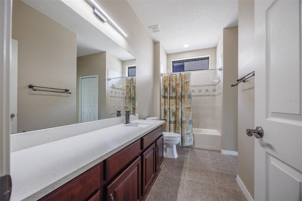 For Sale: $399,000 (2 beds, 2 baths, 1933 Square Feet)