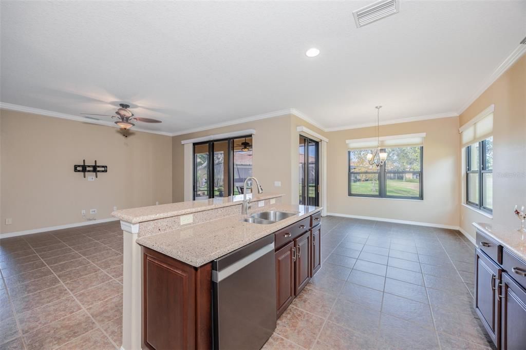 For Sale: $399,000 (2 beds, 2 baths, 1933 Square Feet)