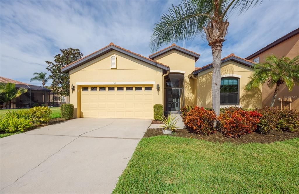 For Sale: $399,000 (2 beds, 2 baths, 1933 Square Feet)