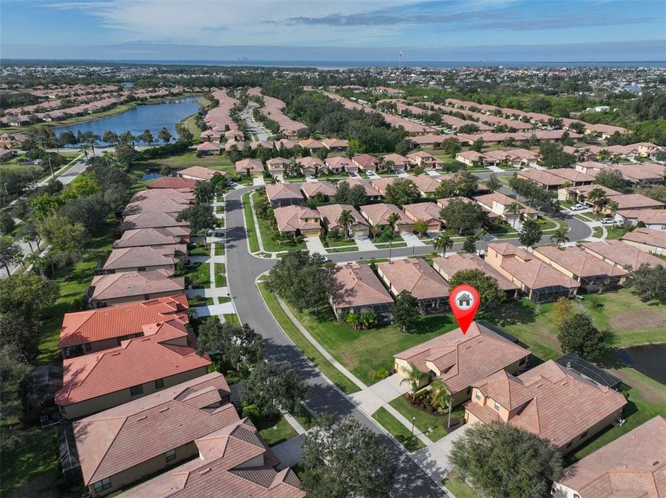 For Sale: $399,000 (2 beds, 2 baths, 1933 Square Feet)