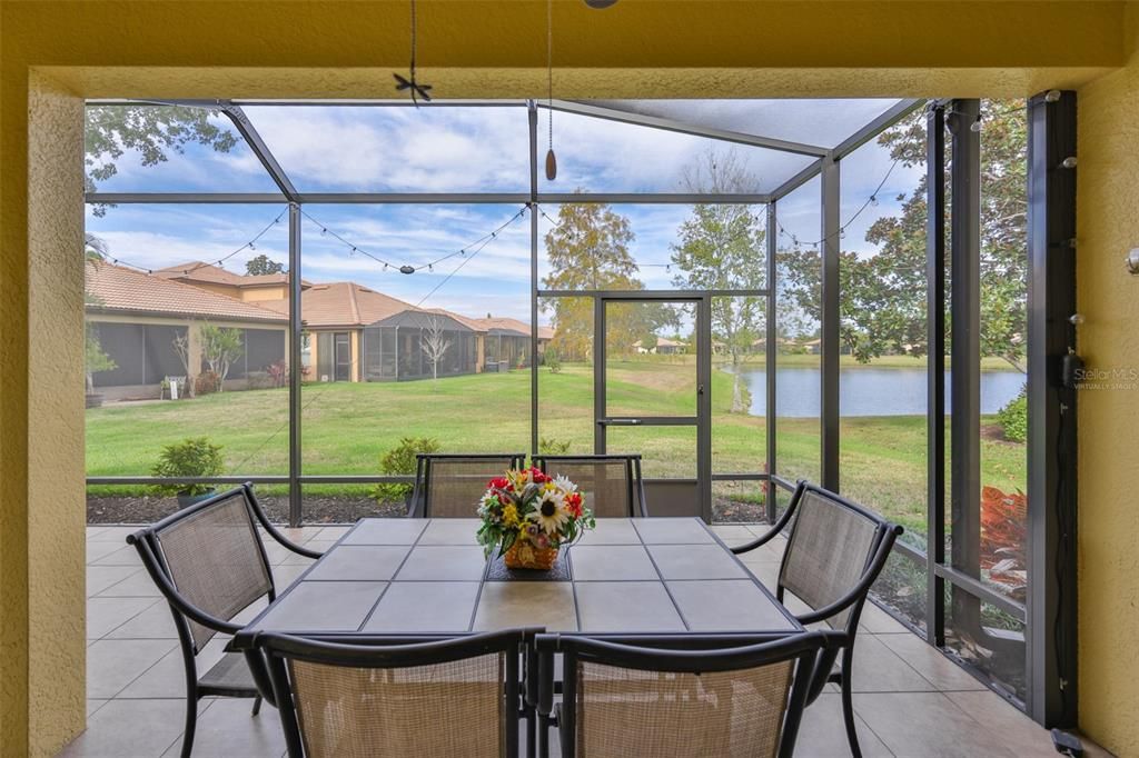 For Sale: $399,000 (2 beds, 2 baths, 1933 Square Feet)