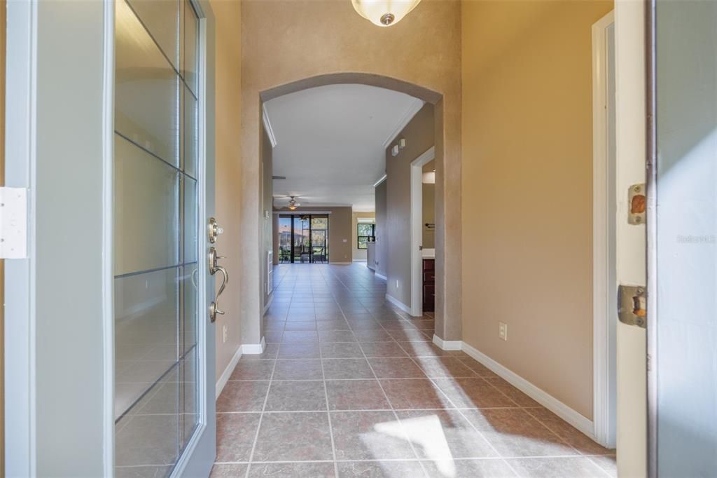 For Sale: $399,000 (2 beds, 2 baths, 1933 Square Feet)